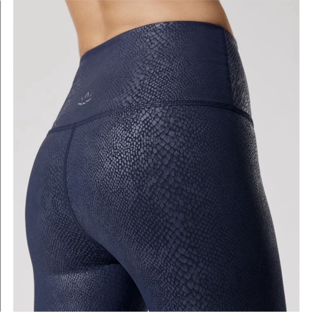 Beyond Yoga Navy Textured High-Rise Leggings